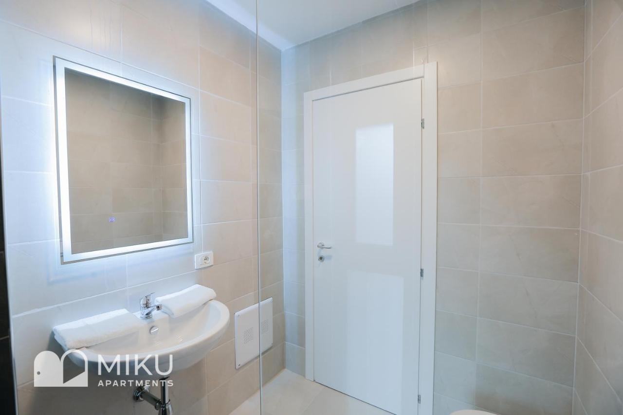 Miku Apartment - Vibrant 1Bd Apartment At Olympic Residence ติรานา ภายนอก รูปภาพ